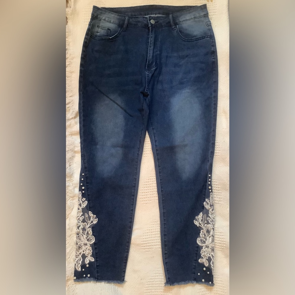 Jeans, Stretch w/ Lace Appliqué & Pearl Embellishment